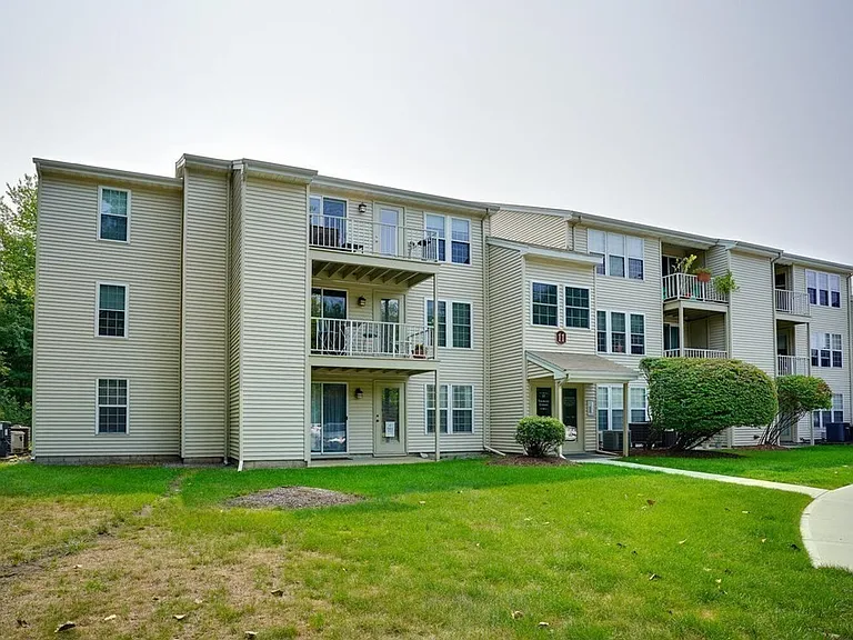 11 Thoreau Ct #7 — Photo 1
