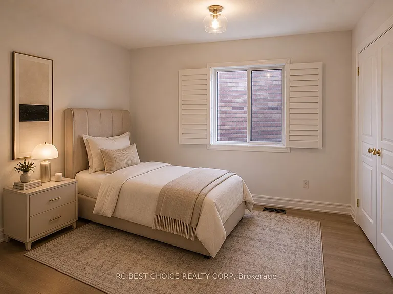 23 Durhamview Cres #MAIN — Photo 12