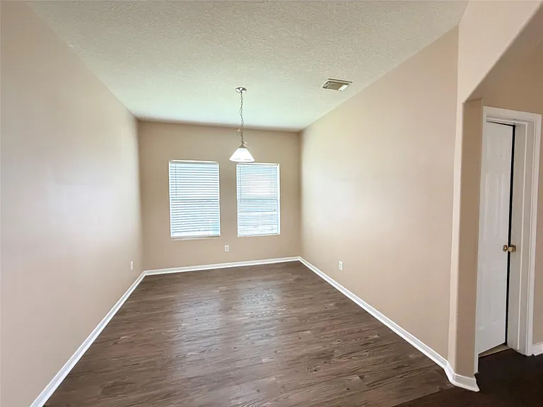 15423 Fir Woods Ln — Photo 16
