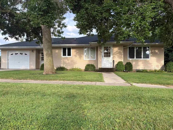803 S Adams St, Wellsburg, IA 50680