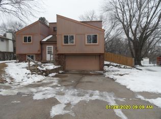 307 Hillway Dr, Glenwood, IA 51534