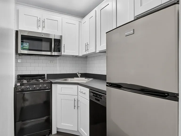 151 W 87th St #2D — Photo 7