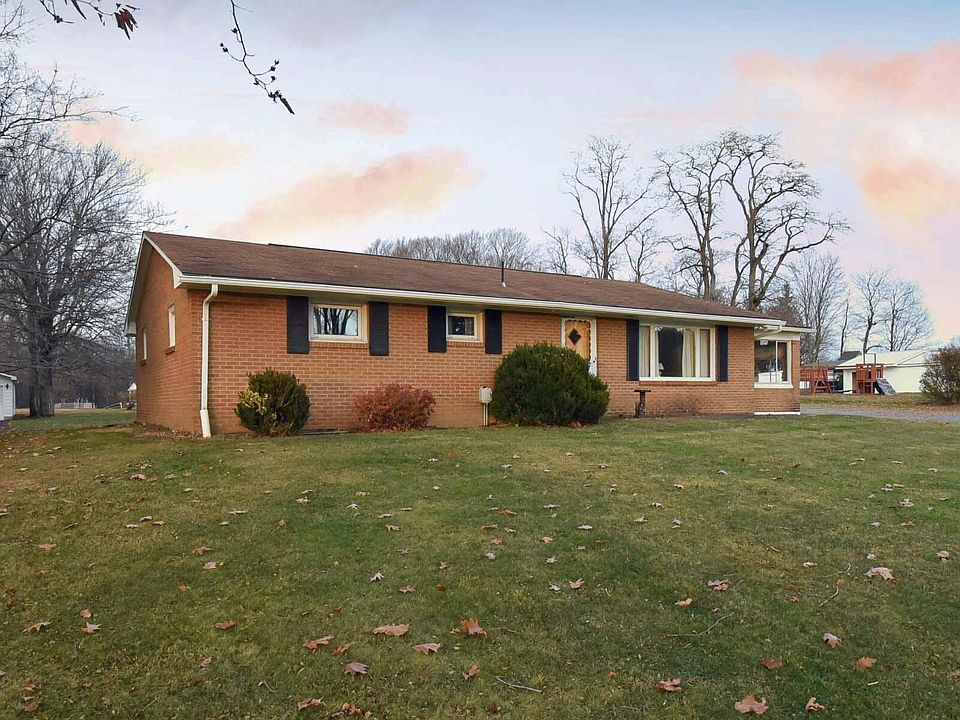 1st image of 1325 Forest Hills Dr