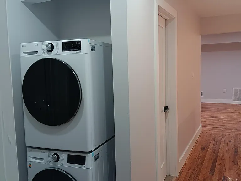 River Edge Apartments — Photo 12
