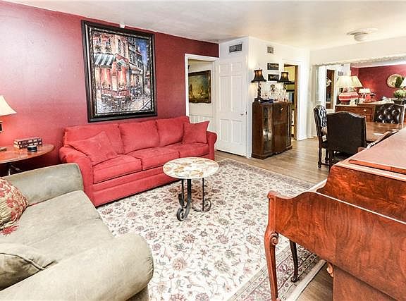 4th image of 9927 Cloister Dr