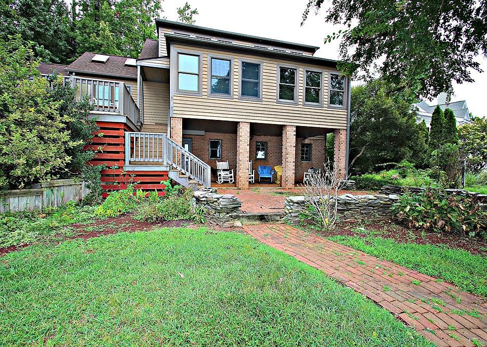 1st image of 108 E Planters Wood Ct