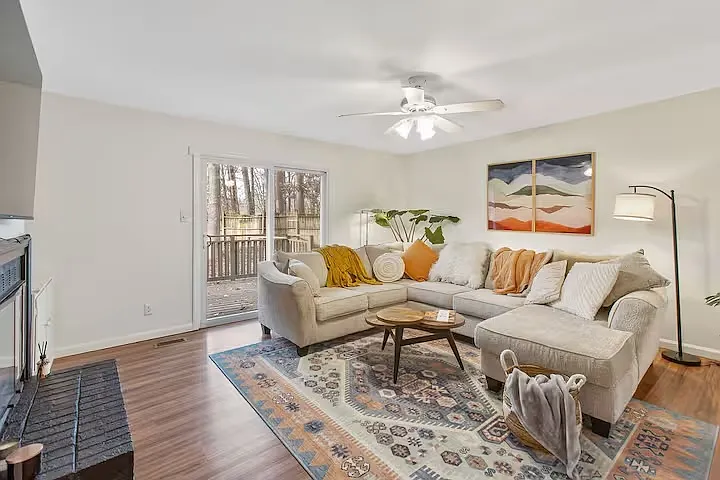 805 Horton Rd — Photo 2
