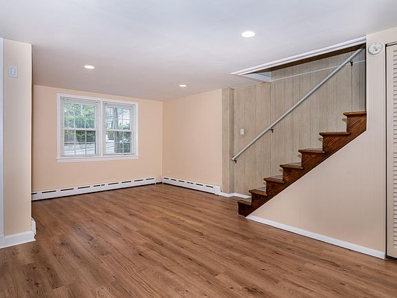 5th image of 311 Tompkins Ave