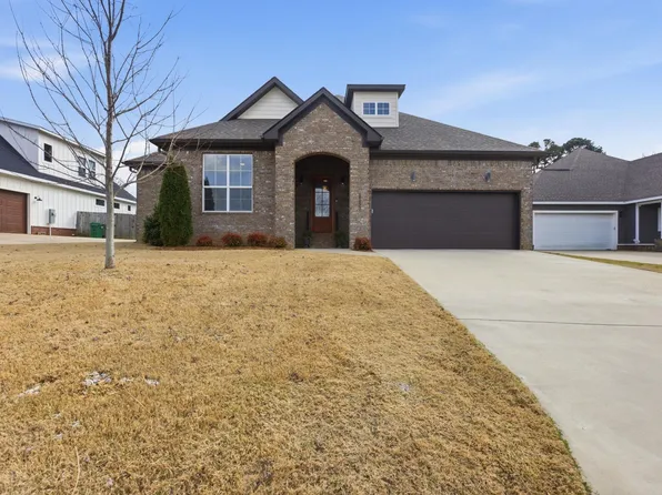 1153 Essex Dr, Benton, AR 72019