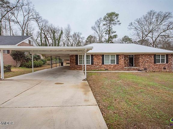 4th image of 303 Clairmont Dr