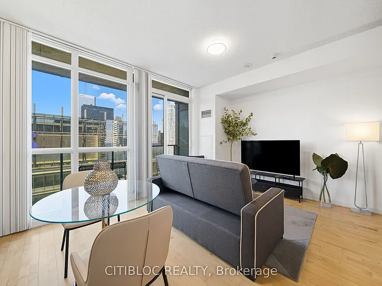 65 Bremner Blvd #4007 — Photo 14