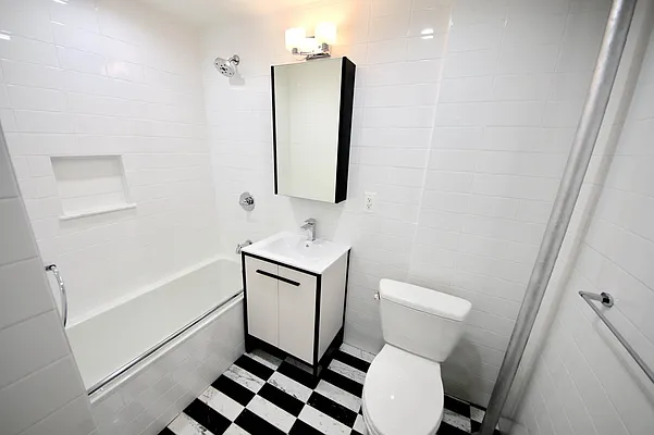 Rented by Tosh Marks Property Group | media 7