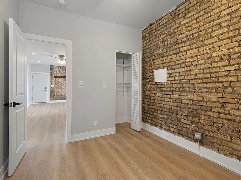 7417 N Clark St — Photo 42