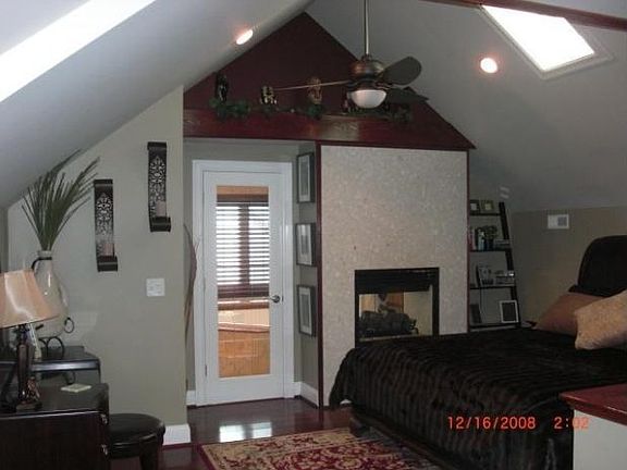 5th image of 39 Mona Dr
