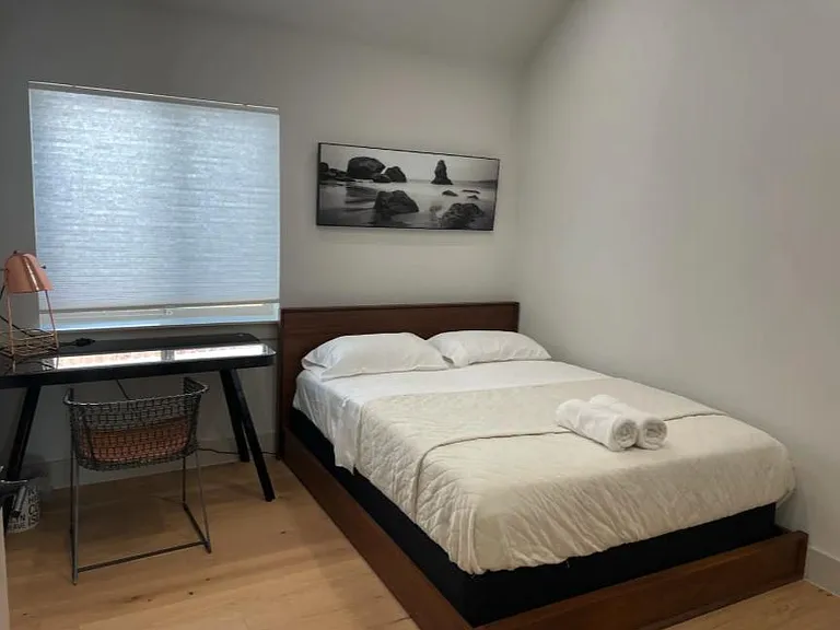 4nd Bedroom with queen Size Bed