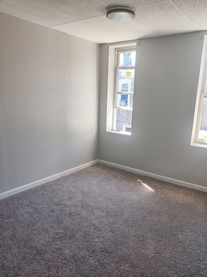 1318 S Wilton St, 3 bedrooms, 1 bathroom House — Photo 4