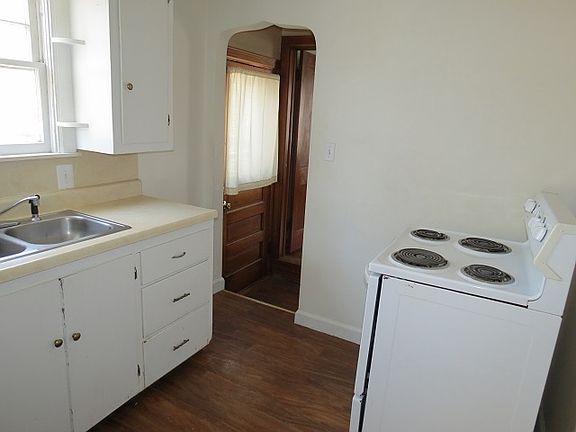 5th image of 530 W Walnut St