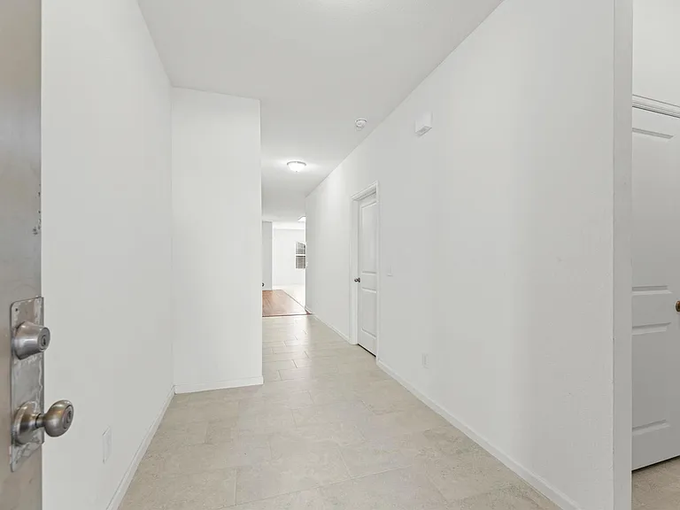 10132 Pappas Dr — Photo 4