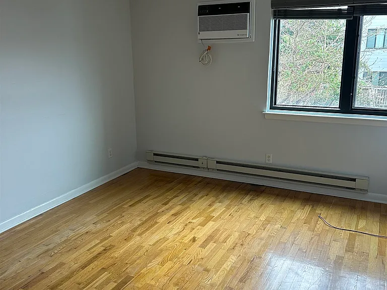 148 Undercliff Ave #4 — Photo 6