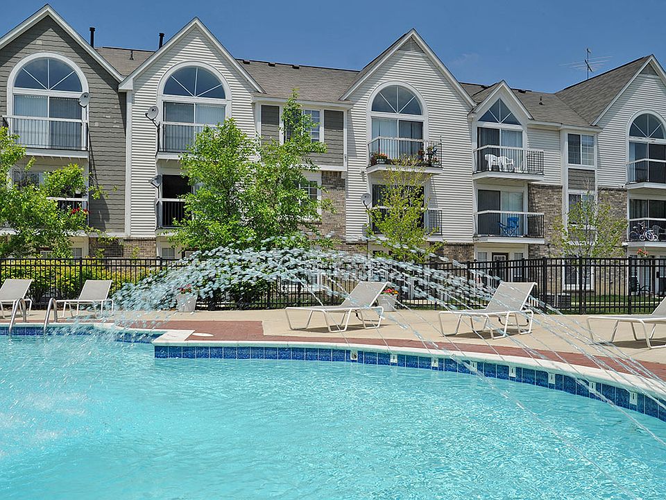 Poolside Lounge Area