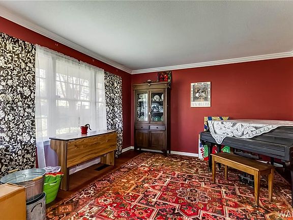 5th image of 2437 20th St E