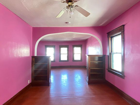 4th image of 109 Hazelwood Ave Floor 2