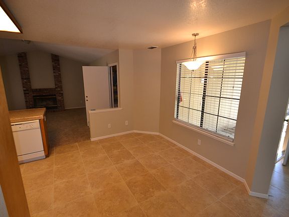 4th image of 8465 Hollow Oaks Ct