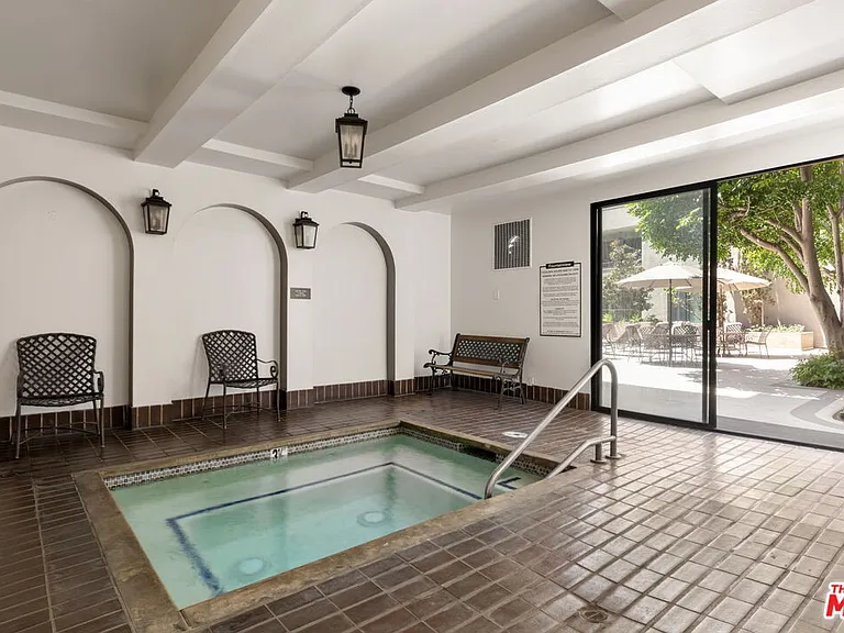 8455 Fountain Ave #301 — Photo 33