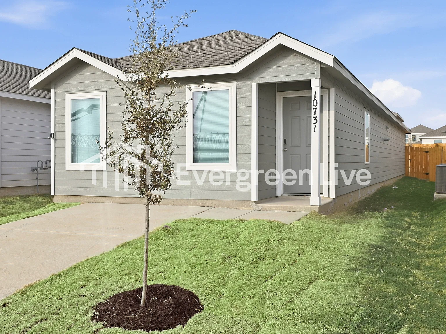 4 bed, 2.0 bath, 1375 sqft, $1,470 — Photo 2
