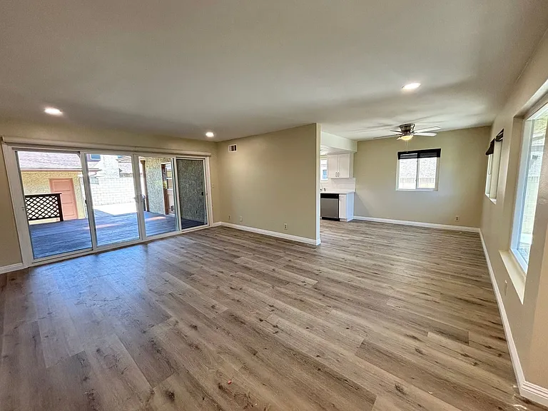 4301 Green Ave — Photo 4