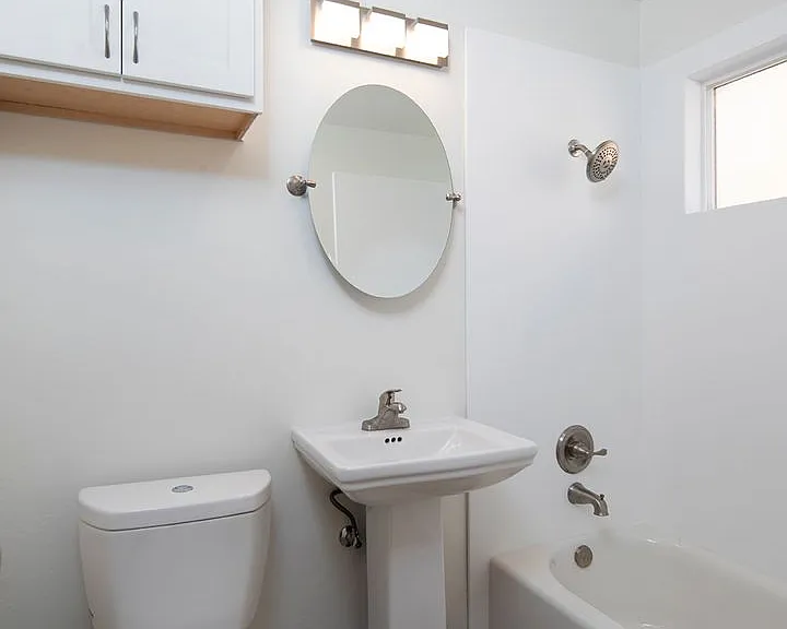 Aztec Pacific Apartments — Photo 42
