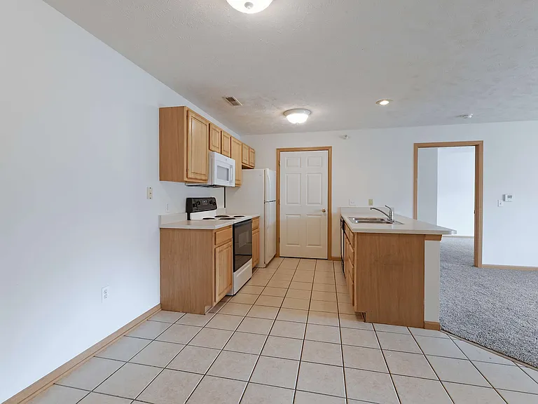 Park Ridge Apartments — Photo 37