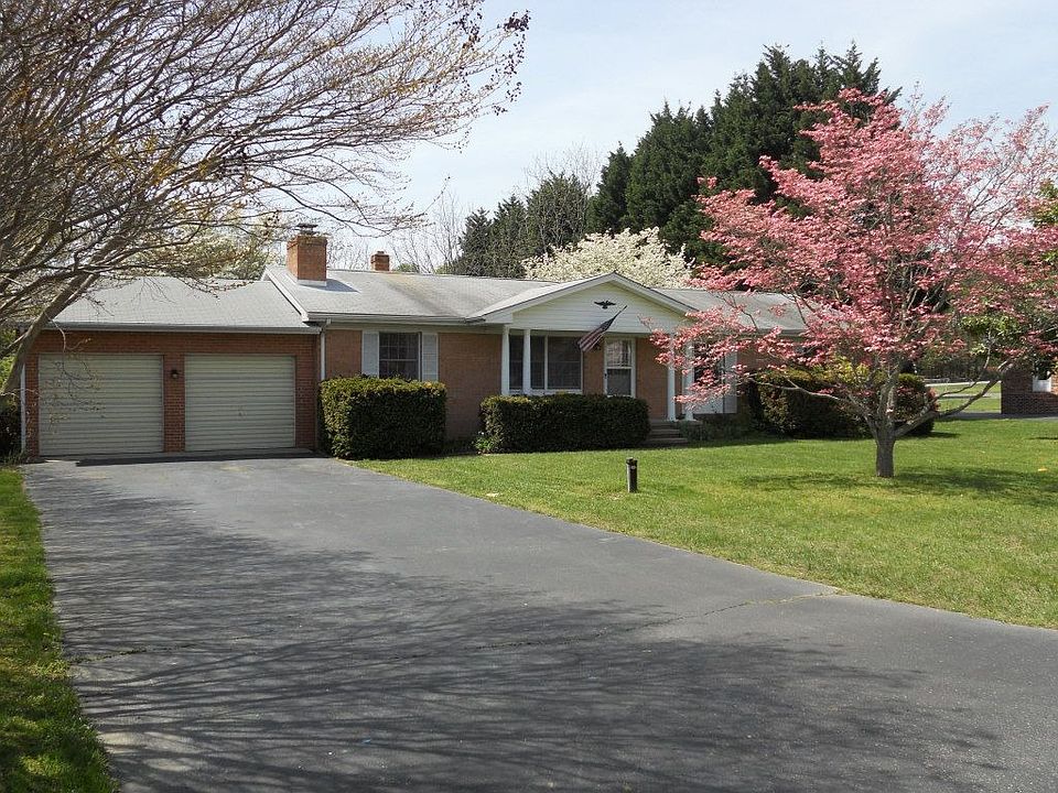 1st image of 44661 Emma Ln