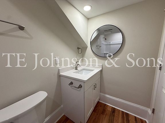 5th image of 2106 S Main St APT 3