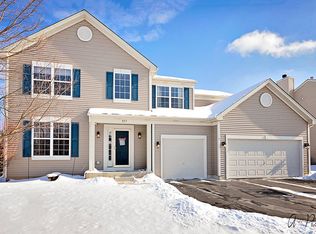 557 N Silver Leaf Ln, Round Lake, IL 60073
