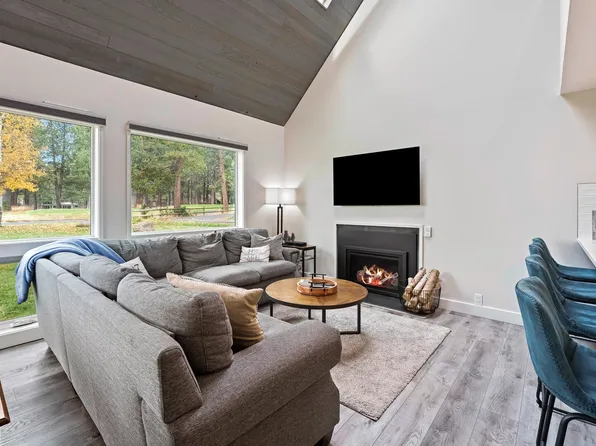 (undisclosed Address), Sunriver, OR 97707