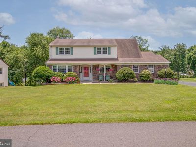 927 E Maple Dr, Southampton, PA, 18966