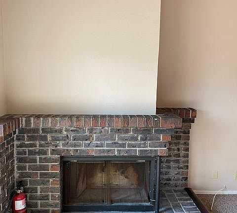 Gas fireplace