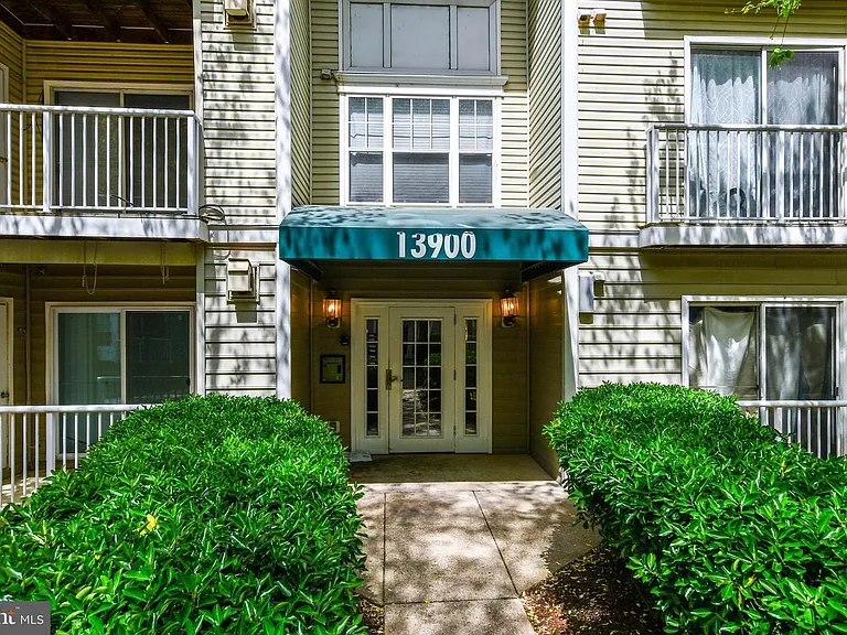 13900 Farnsworth Ln #4102 — Photo 8