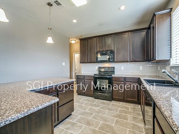 3rd image of 3925 Grizzly Hills Cir