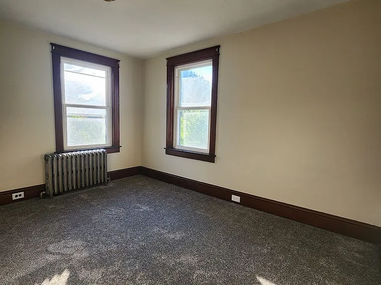 470 Maple St — Photo 21