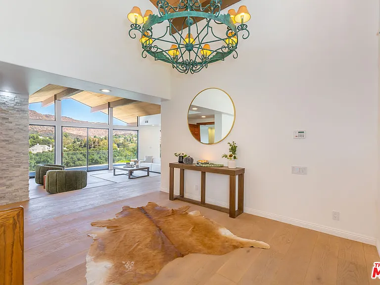 5109 Lakeview Canyon Rd — Photo 5