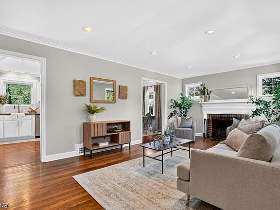 2nd image of 856 Rahway Ave