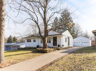 1028 Pine Tree Dr, Ann Arbor, MI 48103
