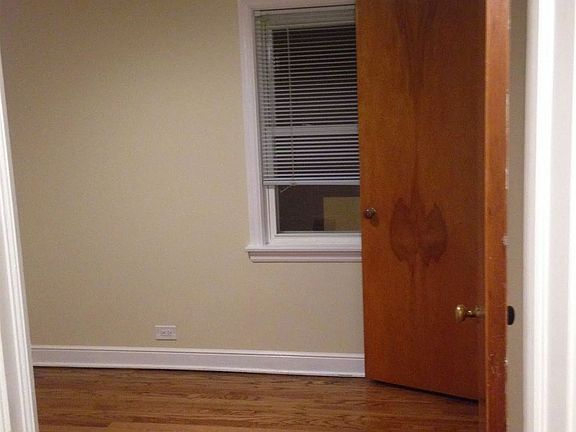 4th image of 10507 S Artesian Ave