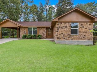 120 N Forest Dr, Willis, TX 77378