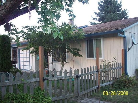 2nd image of 2260 NE Lilac Ct