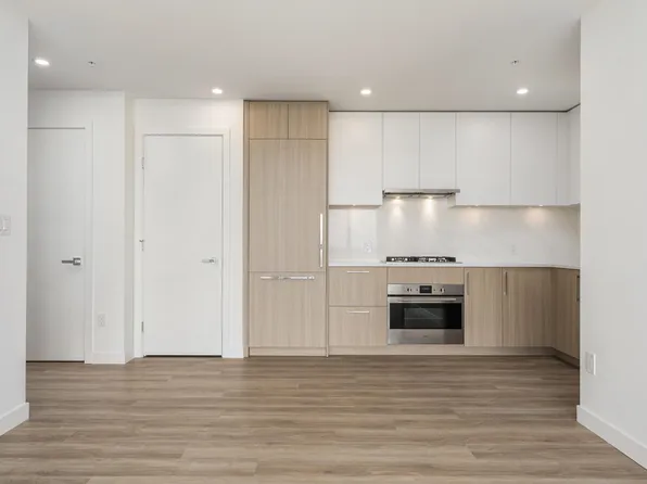 9675 King George Blvd #2801, Surrey, BC V3T 0T7