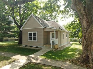 712 E Washington St, Clinton, IL 61727