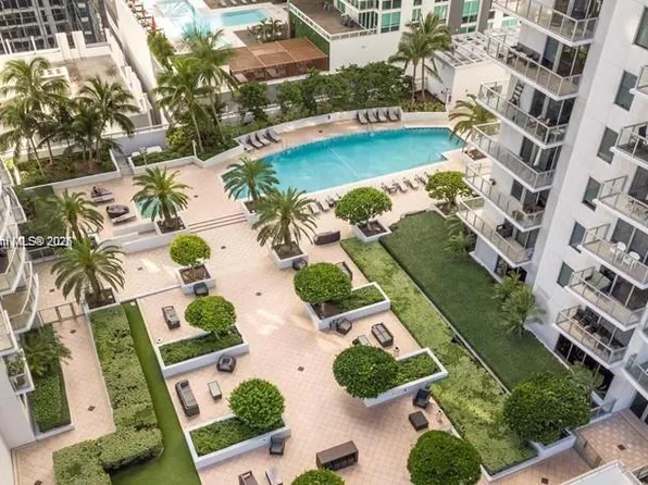 1060 Brickell Ave, Miami, FL
